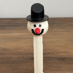 * Vintage SNOWMAN Candy PEZ Dispenser Black & White 1970 *